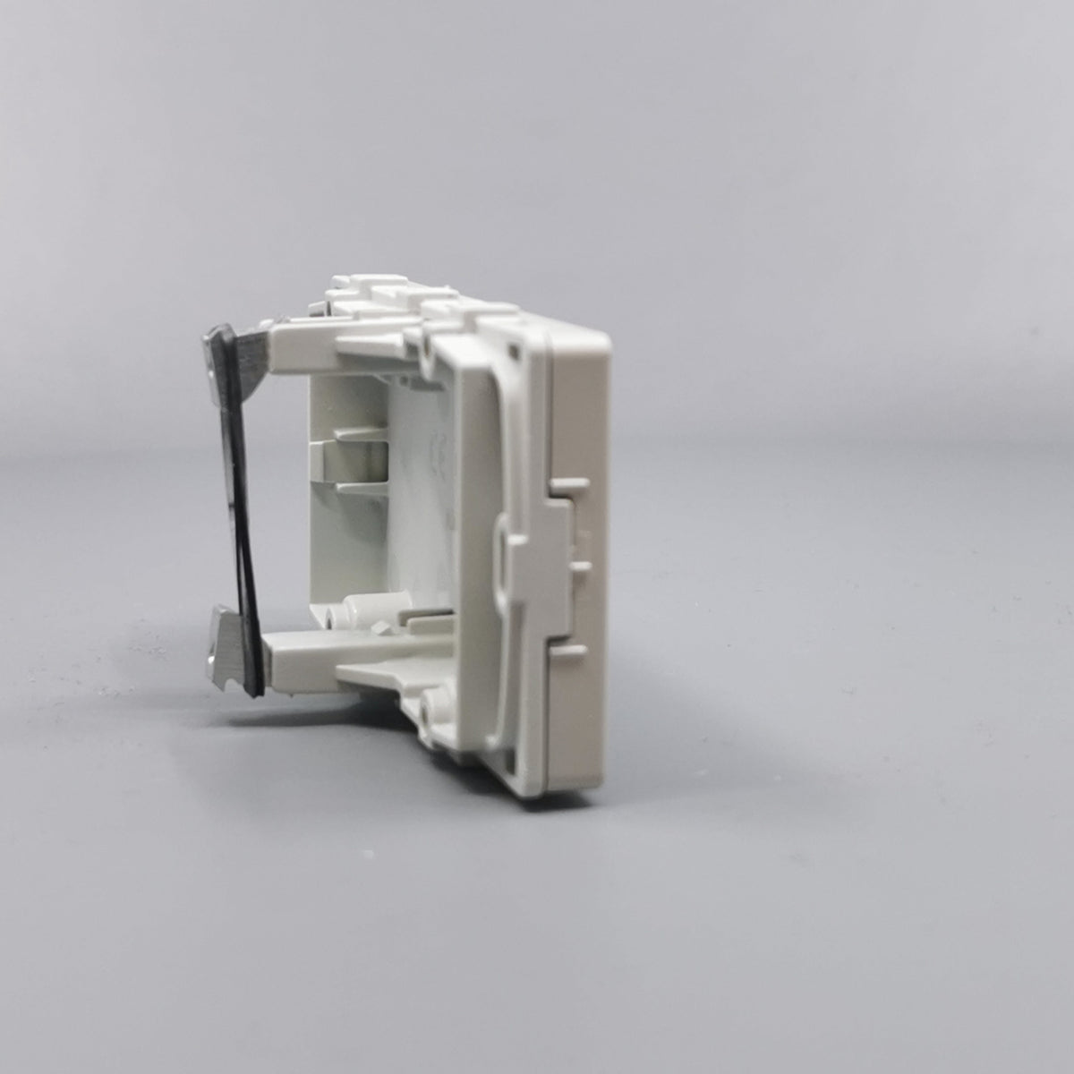 LK Fuga blinddæksel 2 modul vandret lysegrå (360° frame 18)