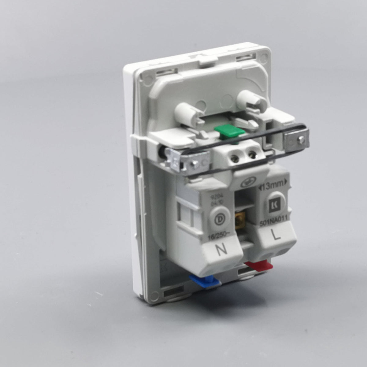 Fuga stikkontakt med jord 1½ modul 2-pol - hvid (360° frame 11)