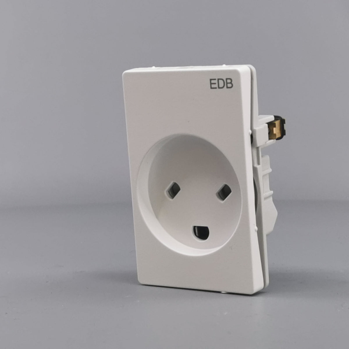 Fuga EDB stikkontakt med jord 1½ modul 2-pol - hvid (360° frame 3)