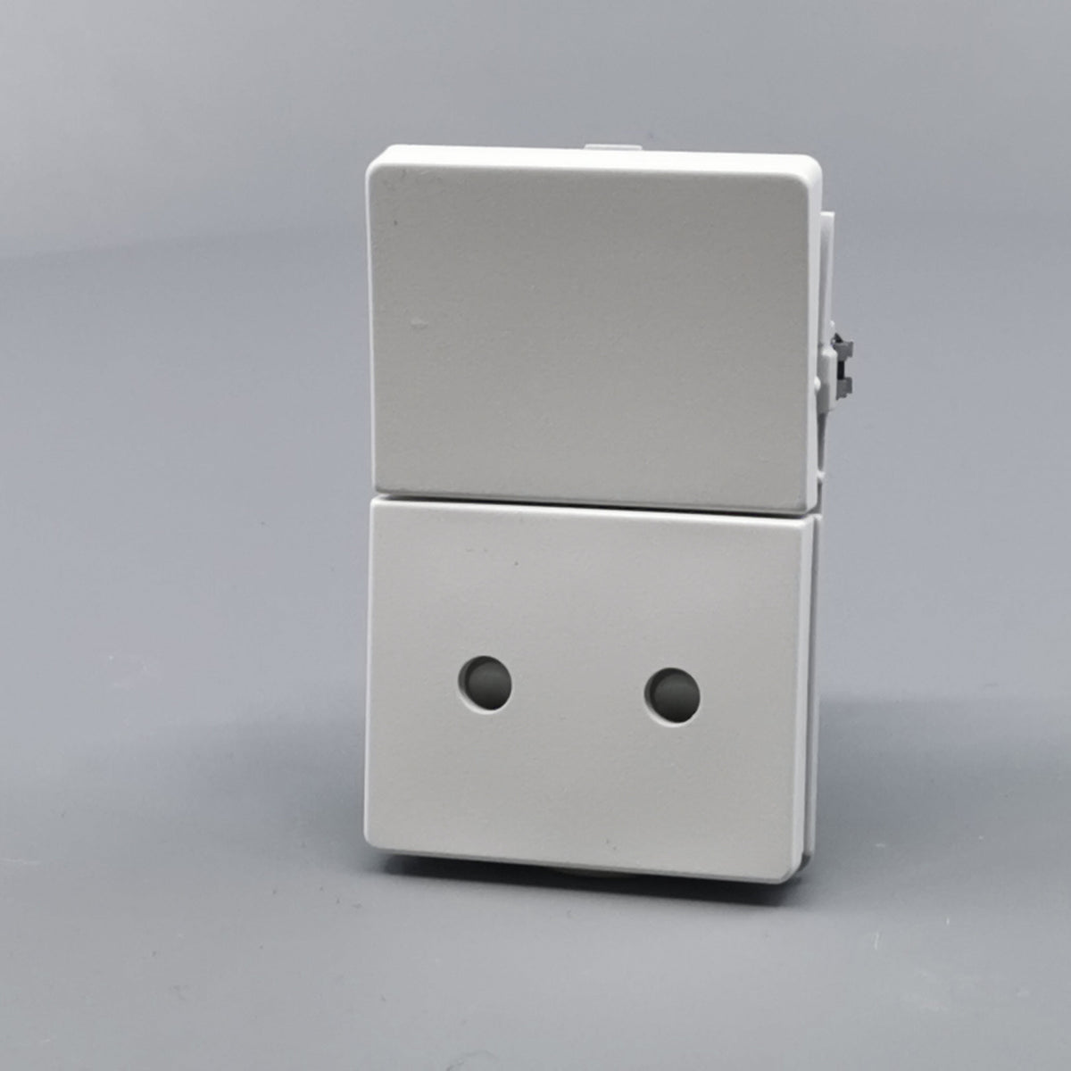 Fuga stikkontakt uden jord med afbryder 1½ modul 2-pol - hvid (360° frame 2)