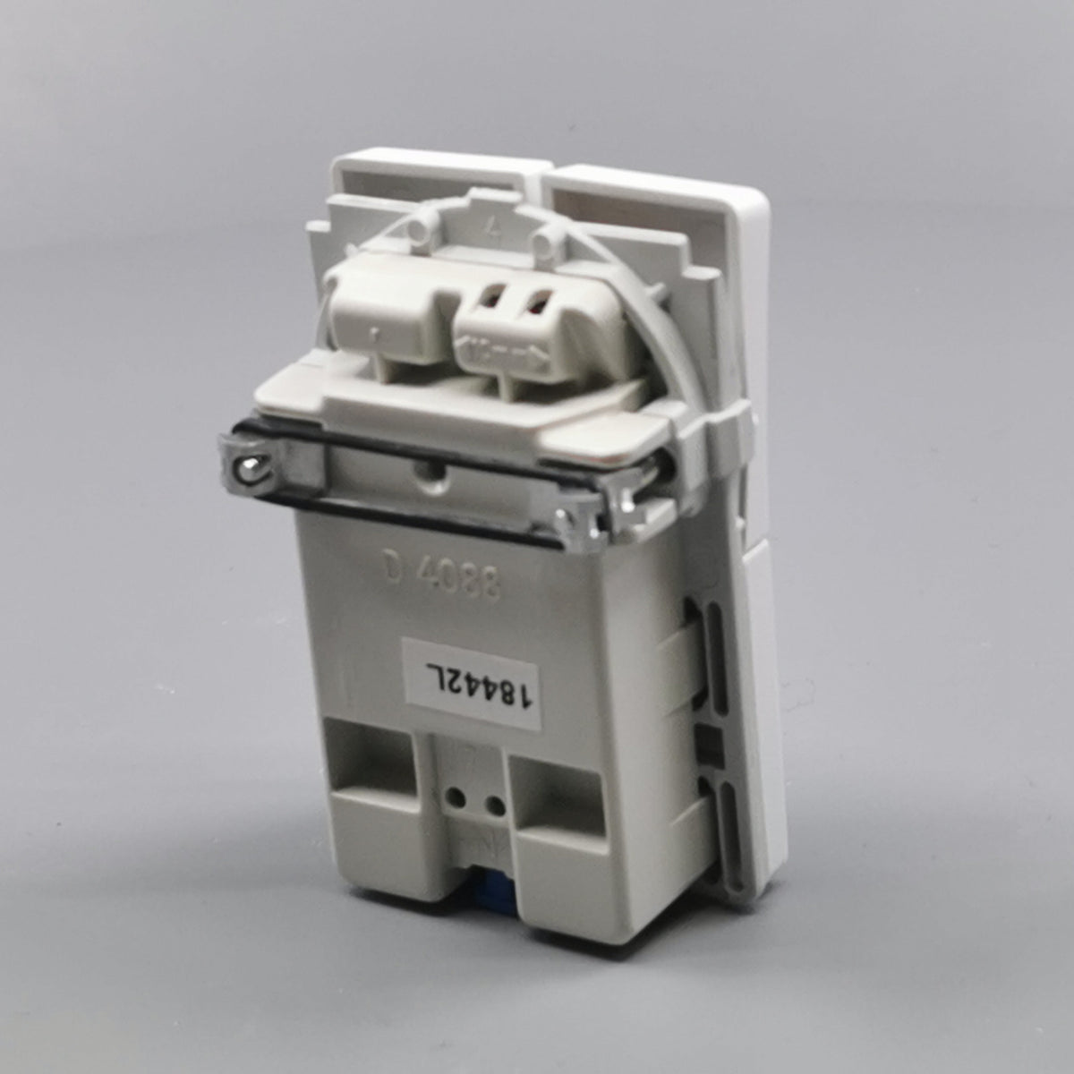 Fuga dobbelt stikkontakt med afbryder 1½ modul 2-pol - hvid (360° frame 15)