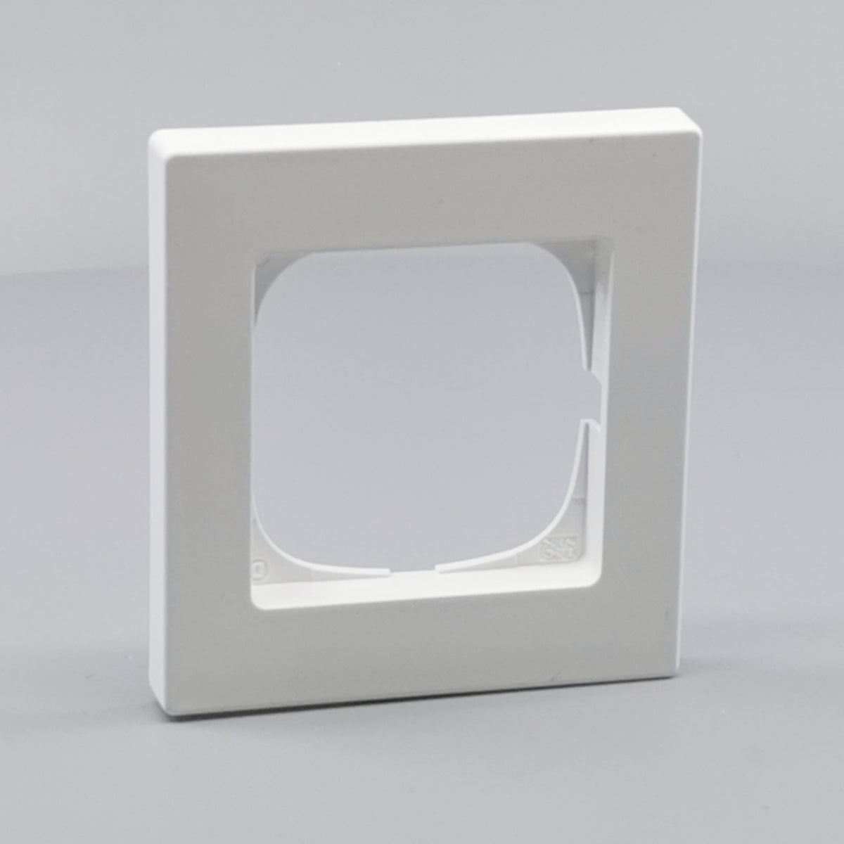 LK Fuga ramme Baseline 68 1m - hvid (360° frame 24)