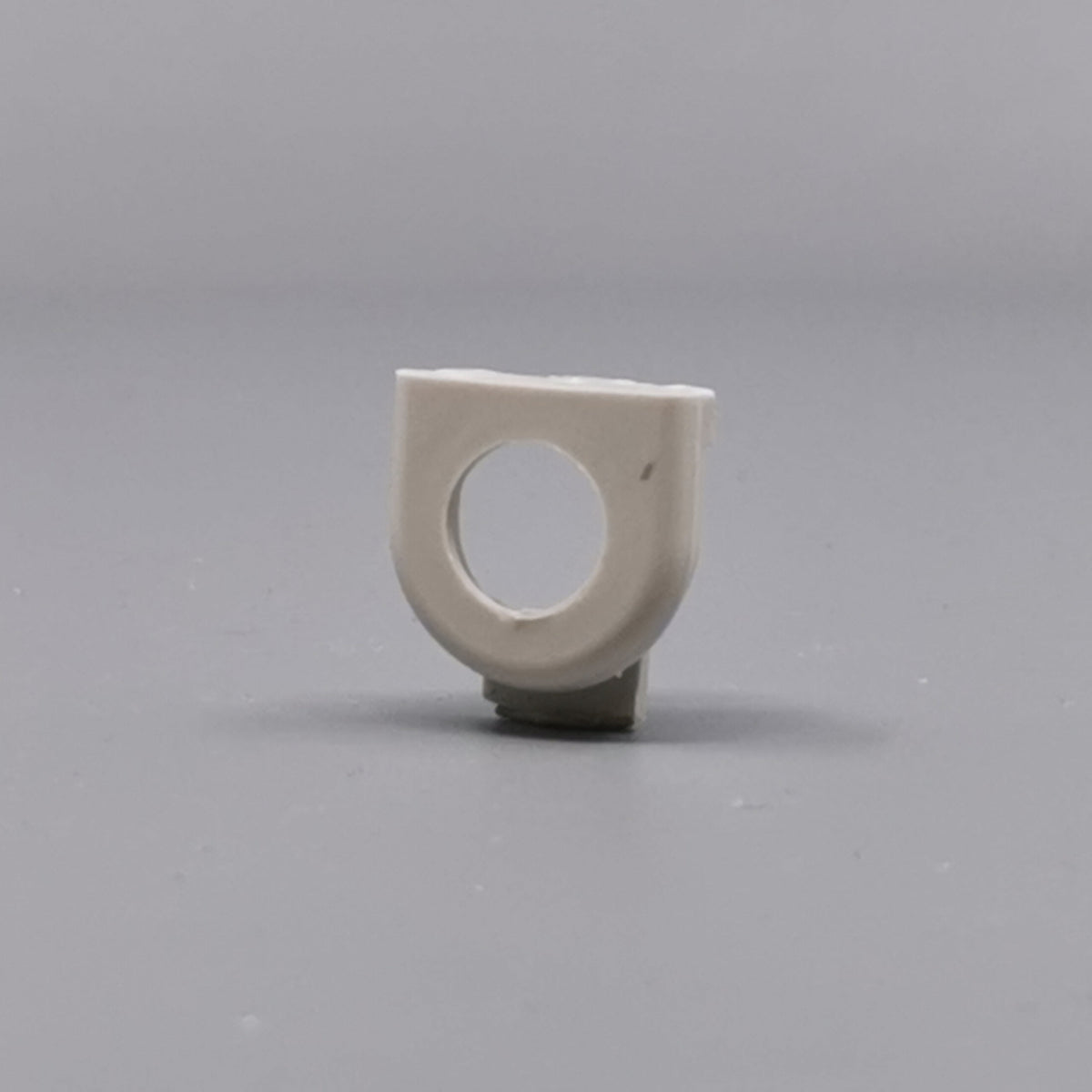 Plasttylle for rund kabel lysegrå (360° frame 3)