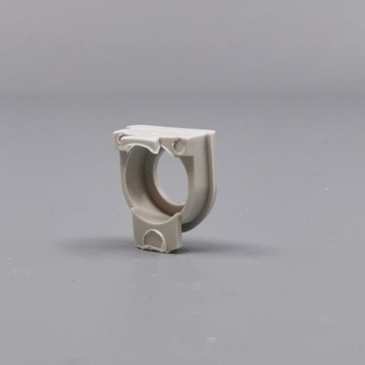 Plasttylle for rund kabel lysegrå (360° frame 16)