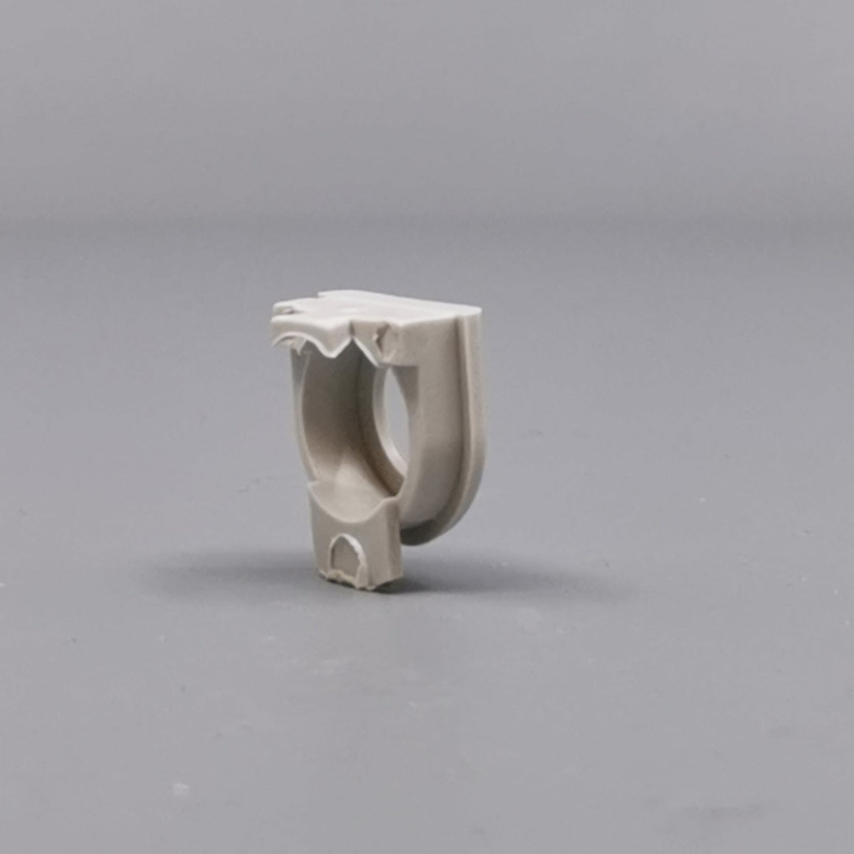 Plasttylle for rund kabel lysegrå (360° frame 17)
