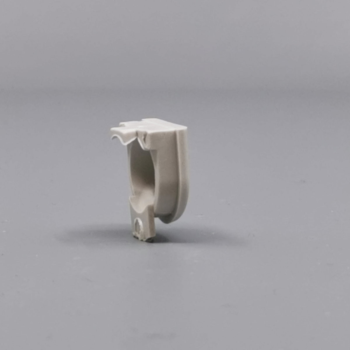 Plasttylle for rund kabel lysegrå (360° frame 18)