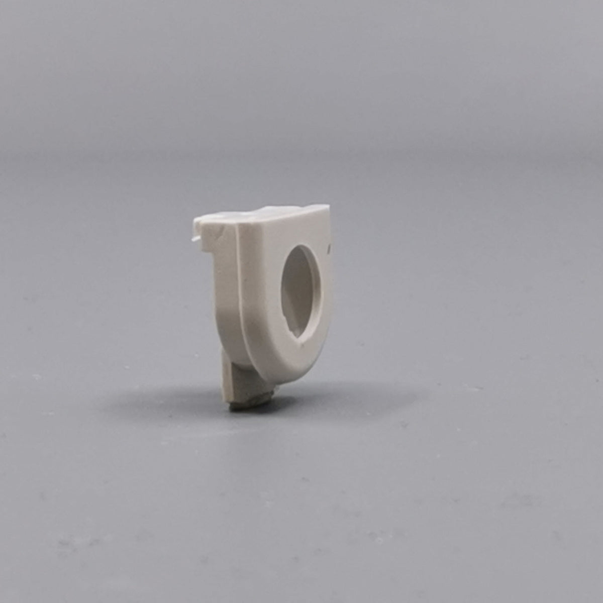 Plasttylle for rund kabel lysegrå (360° frame 21)
