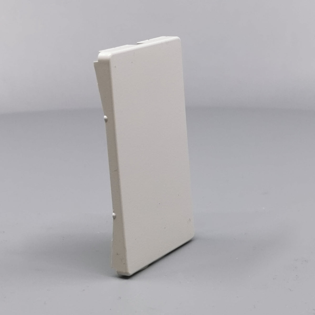 Fuga Afdækning 1½ modul for blænddæksel lysegrå (360° frame 21)