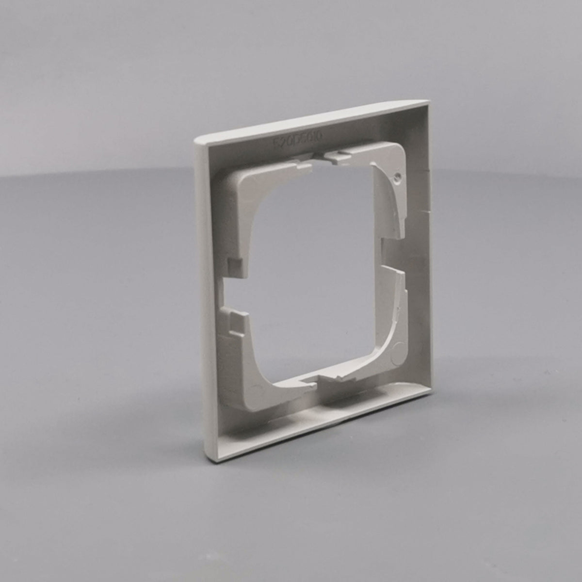 LK Fuga ramme Softline 63 1m - lysegrå (360° frame 10)