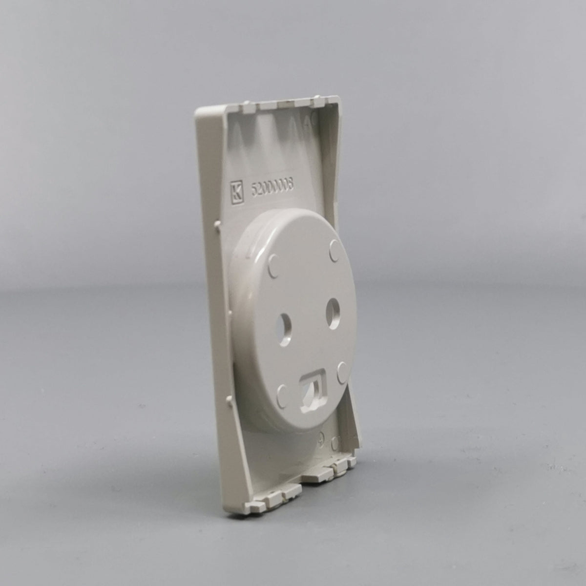 Fuga Afdækning for stikkontakt 1½ modul lysegrå (360° frame 9)