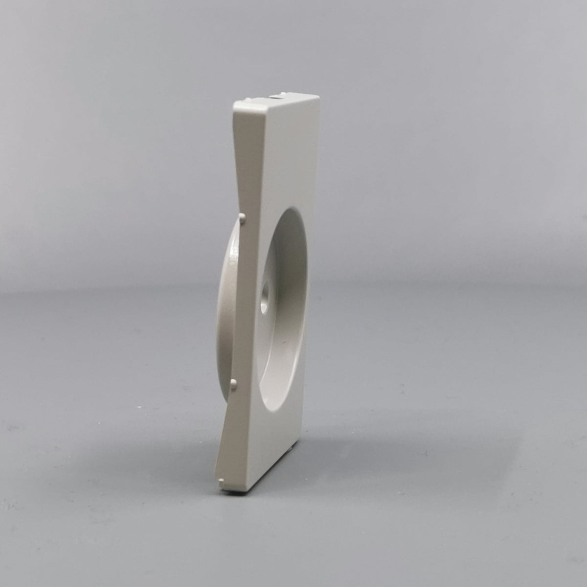 Fuga Afdækning for stikkontakt 1½ modul lysegrå (360° frame 20)