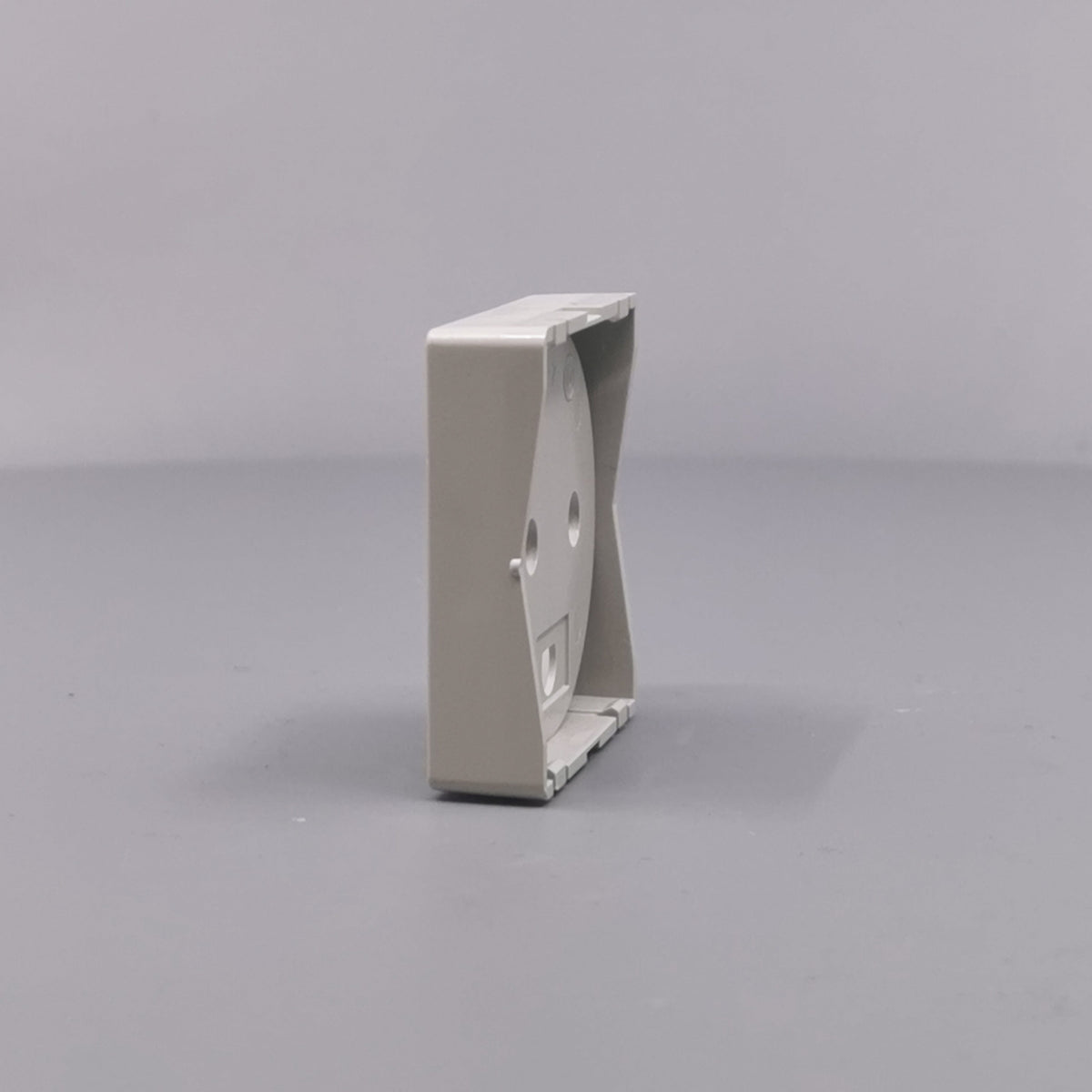 Afdækning for stikkontakt 1 modul gl model lysegrå (360° frame 8)