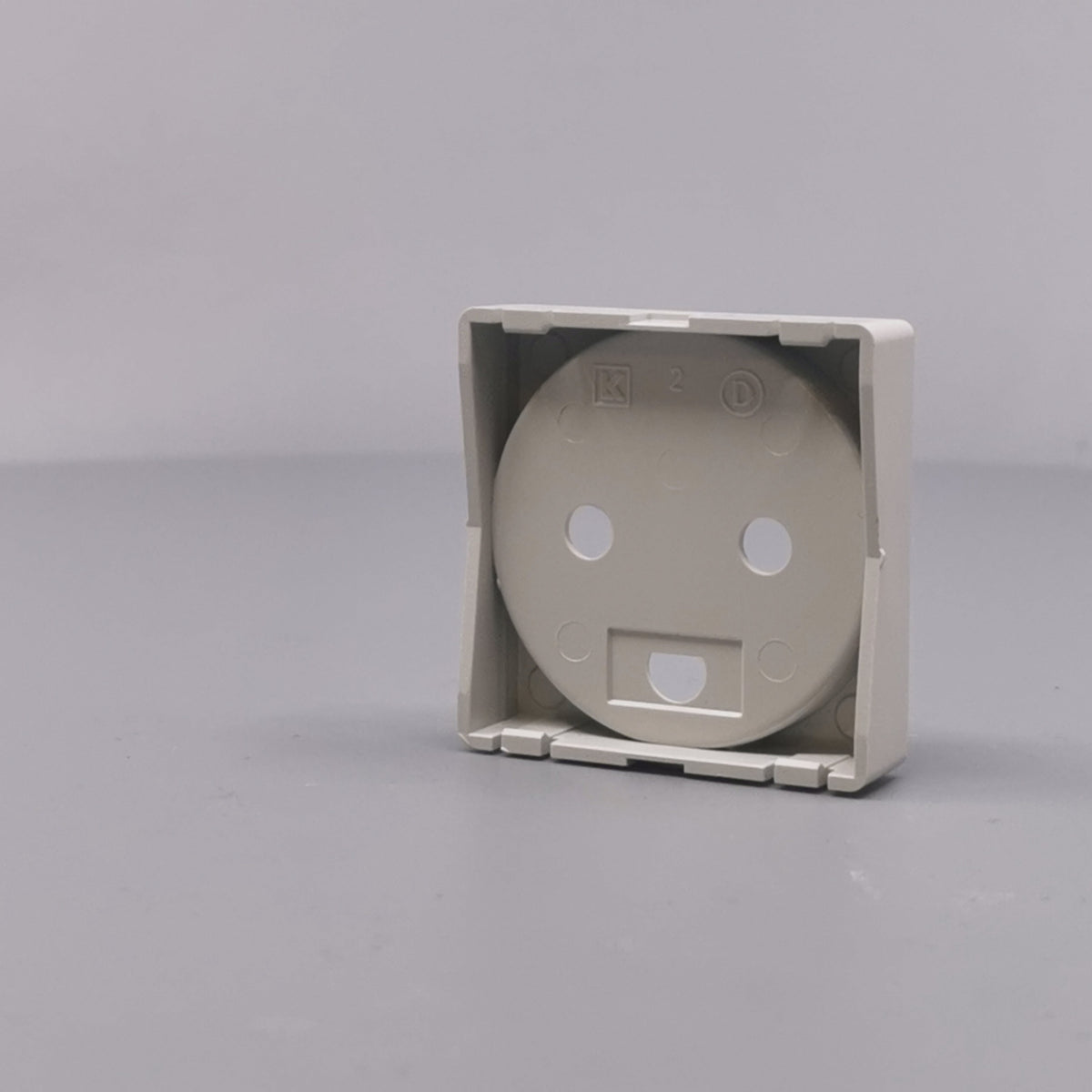 Afdækning for stikkontakt 1 modul gl model lysegrå (360° frame 15)