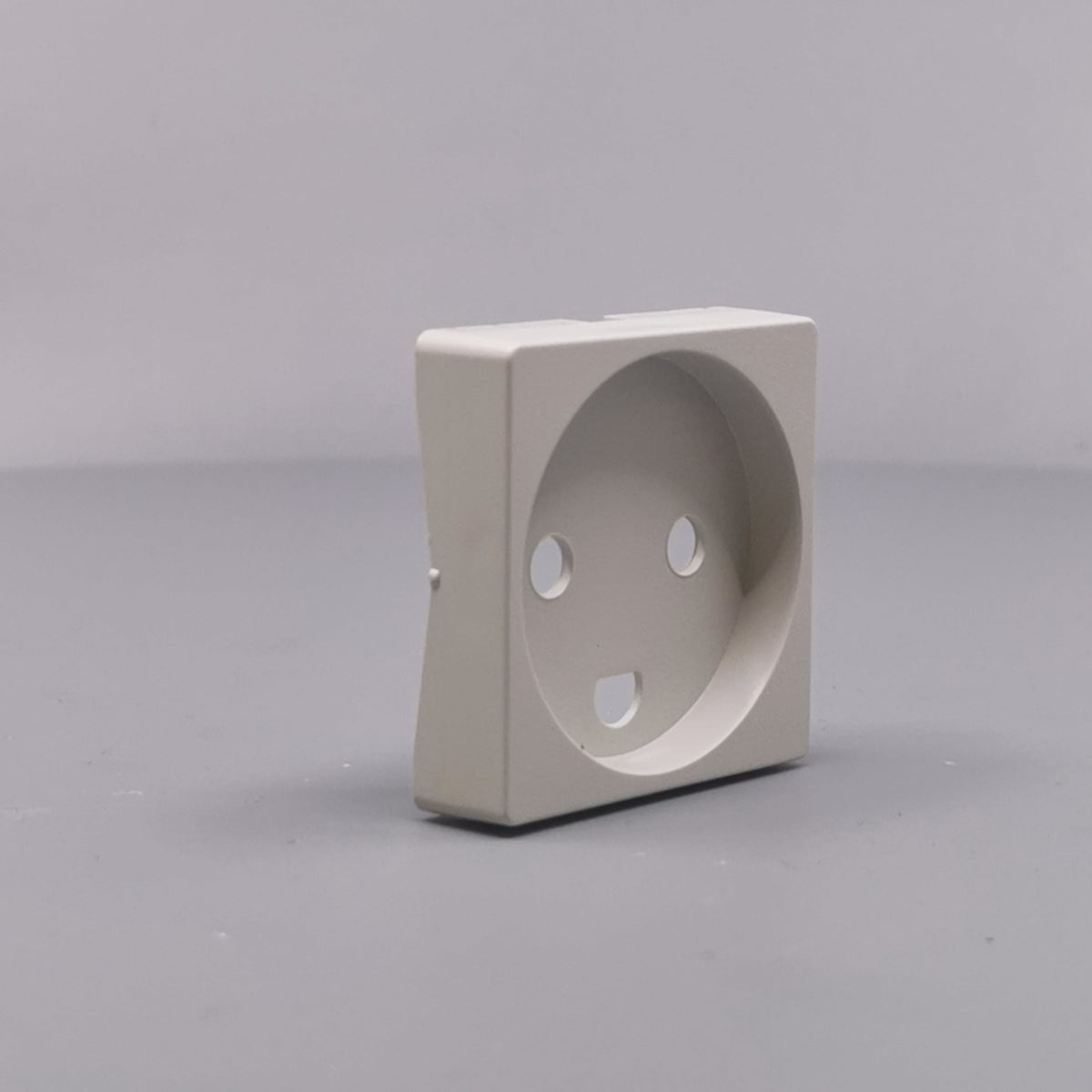 Afdækning for stikkontakt 1 modul gl model lysegrå (360° frame 22)