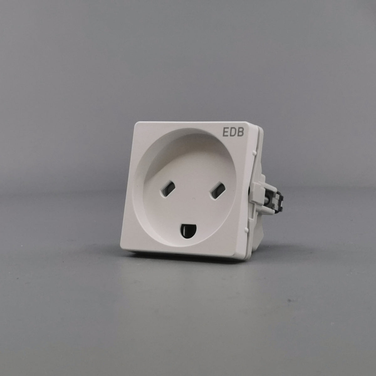Fuga EDB stikkontakt med jord 1 modul 2-pol - hvid (360° frame 3)