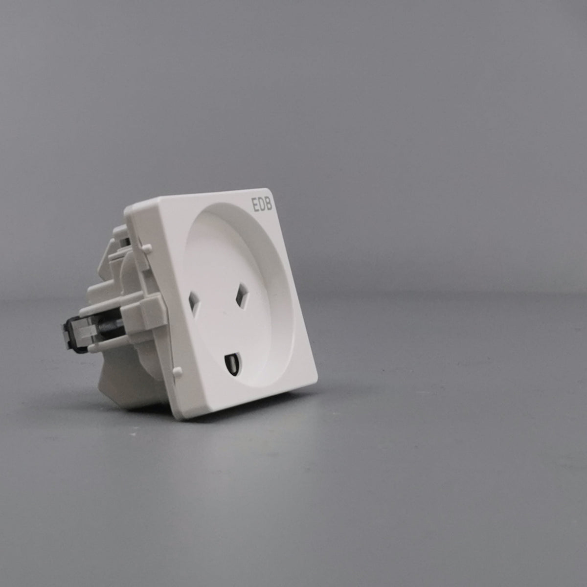 Fuga EDB stikkontakt med jord 1 modul 2-pol - hvid (360° frame 21)