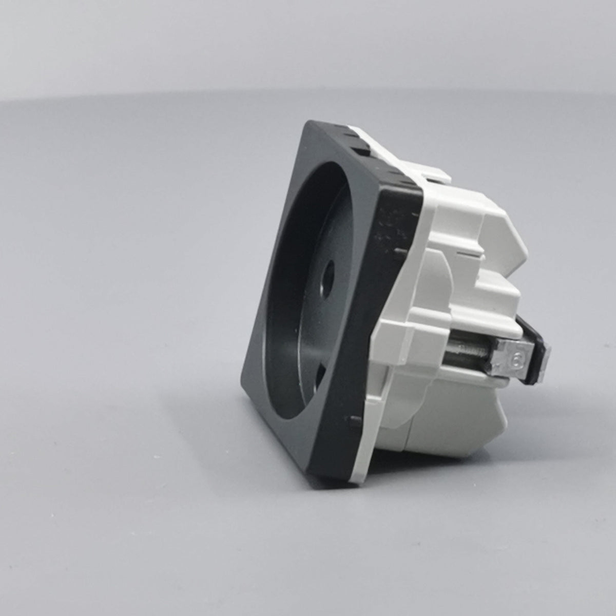 LK Fuga stikkontakt 1 modul m LED -lampe koksgrå (360° frame 6)