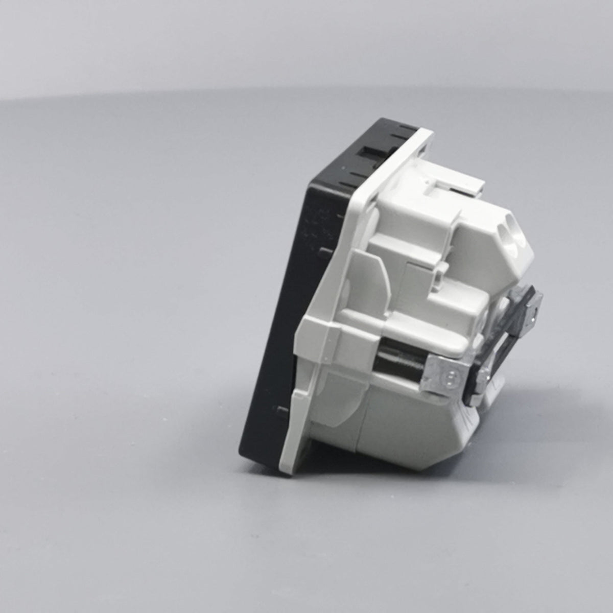LK Fuga stikkontakt 1 modul m LED -lampe koksgrå (360° frame 8)
