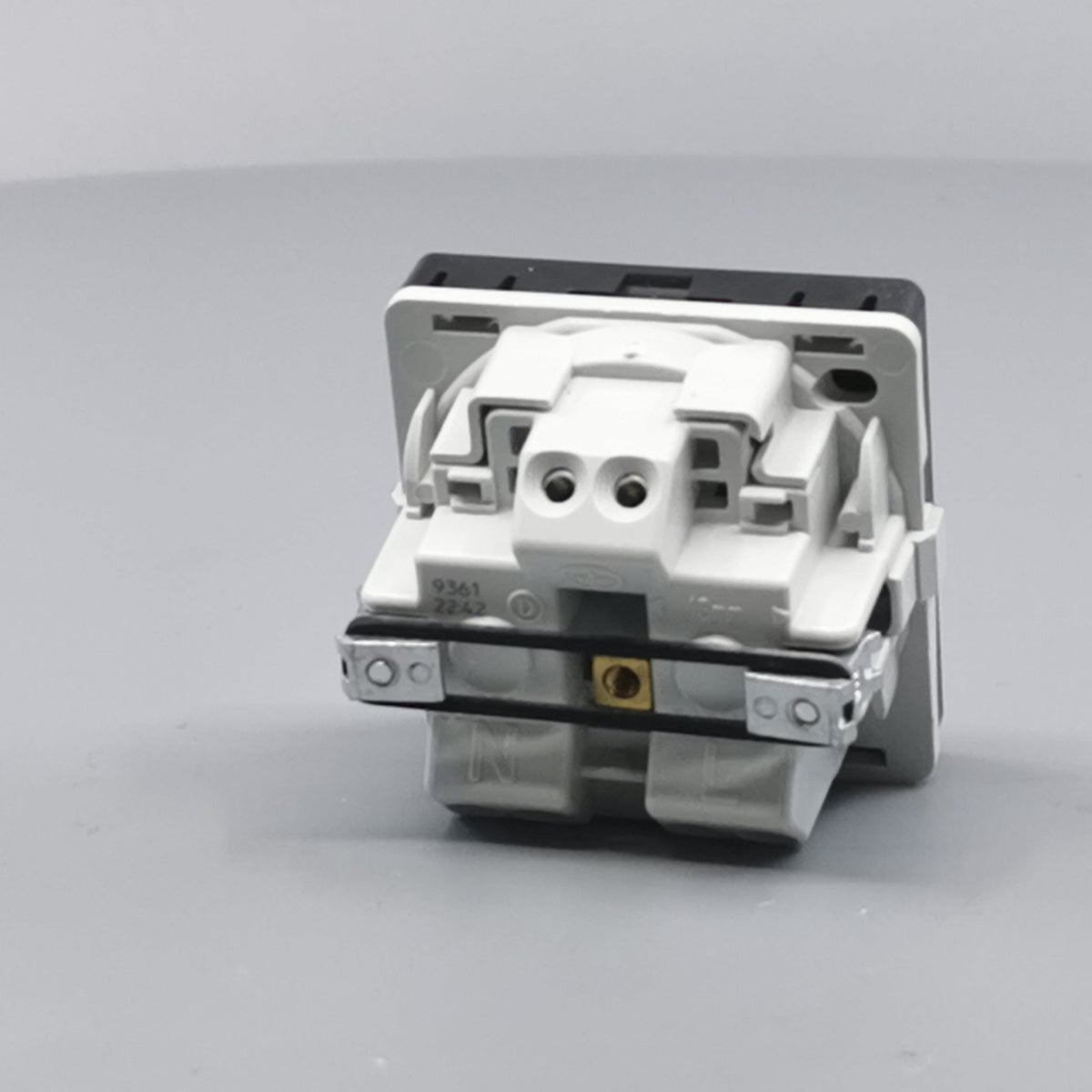 LK Fuga stikkontakt 1 modul m LED -lampe koksgrå (360° frame 14)