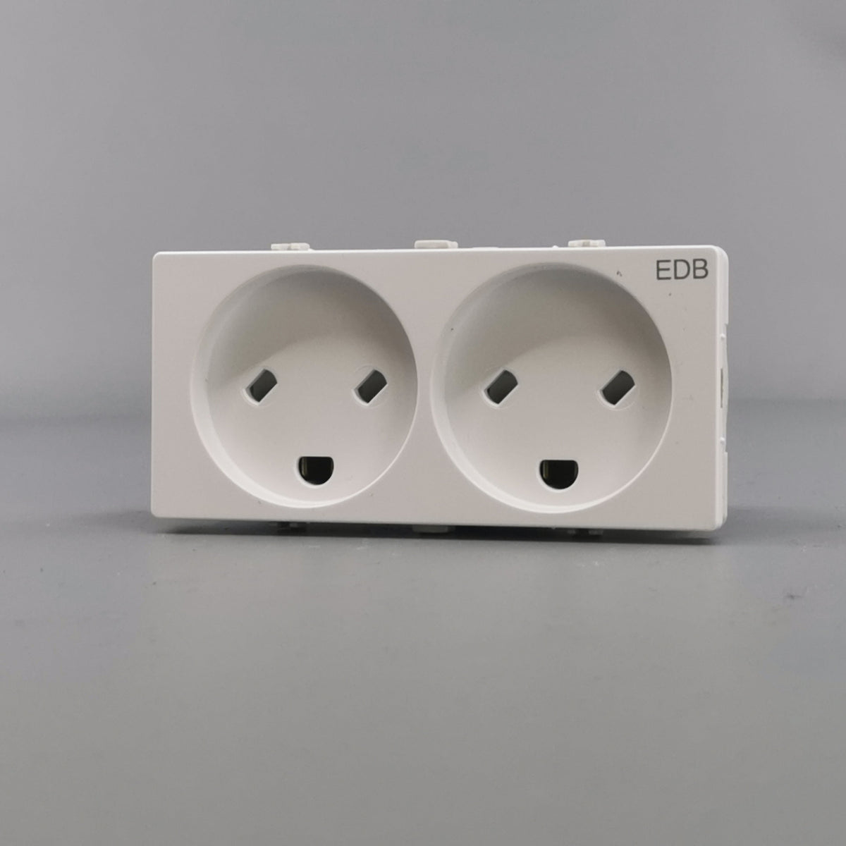 Fuga vandret EDB stikkontakt med jord 2 modul 2-pol - hvid (360° frame 2)