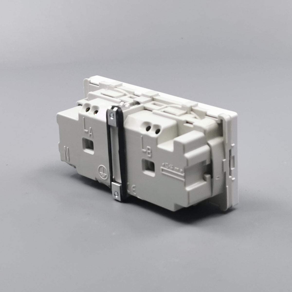 Fuga stikkontakt med jord 2 modul 2-pol - hvid (360° frame 16)