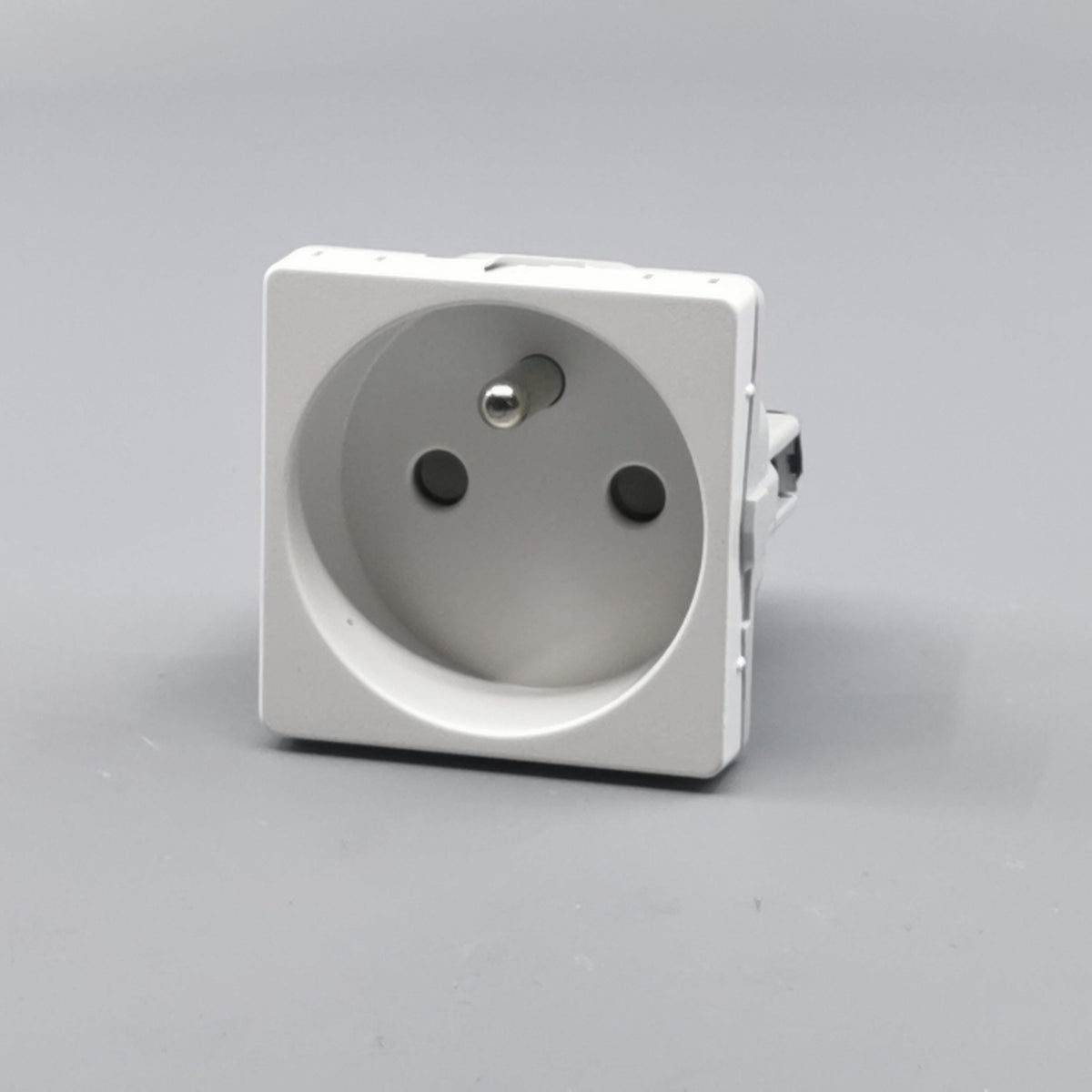Fuga stikkontakt m. pindjord 1 modul 2-pol - hvid (360° frame 2)