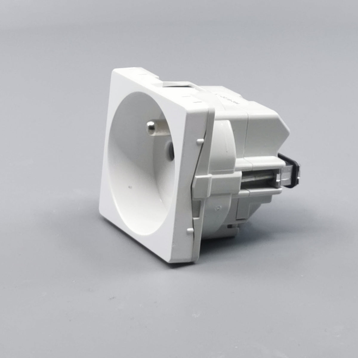Fuga stikkontakt m. pindjord 1 modul 2-pol - hvid (360° frame 5)