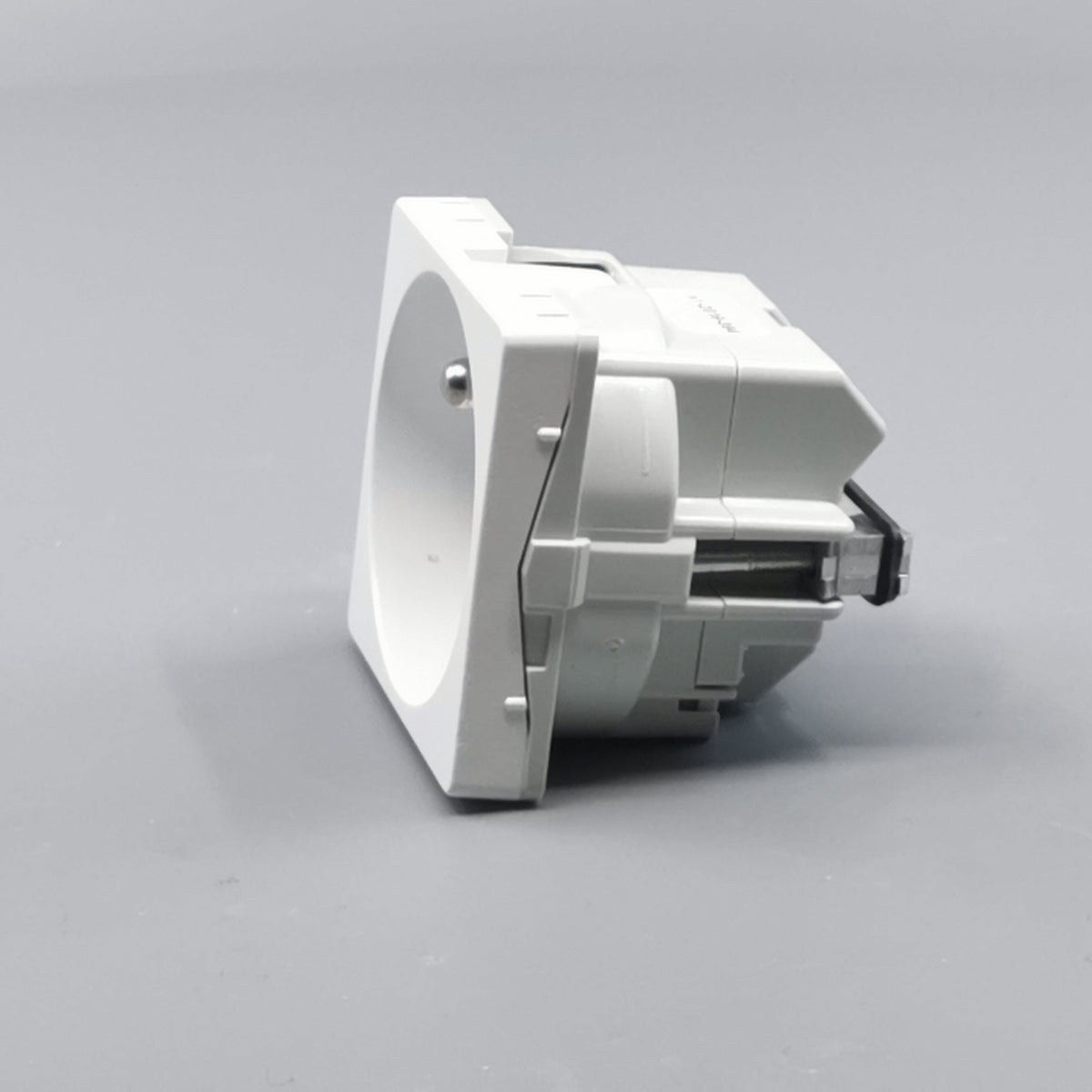Fuga stikkontakt m. pindjord 1 modul 2-pol - hvid (360° frame 6)