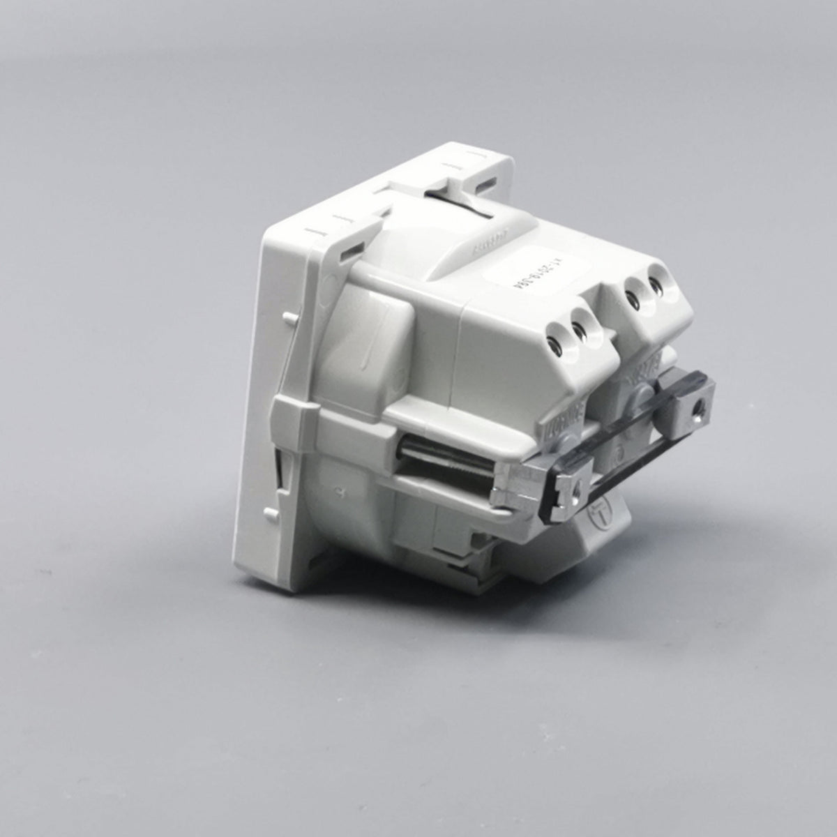 Fuga stikkontakt m. pindjord 1 modul 2-pol - hvid (360° frame 9)