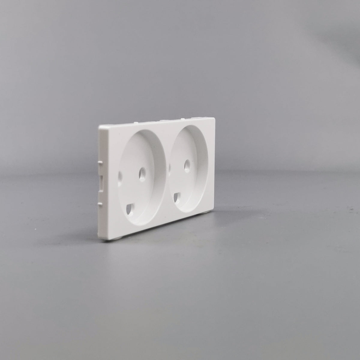 LK FUGA tangent stikkontakt 2 M, 2-pol med jord hv (360° frame 21)