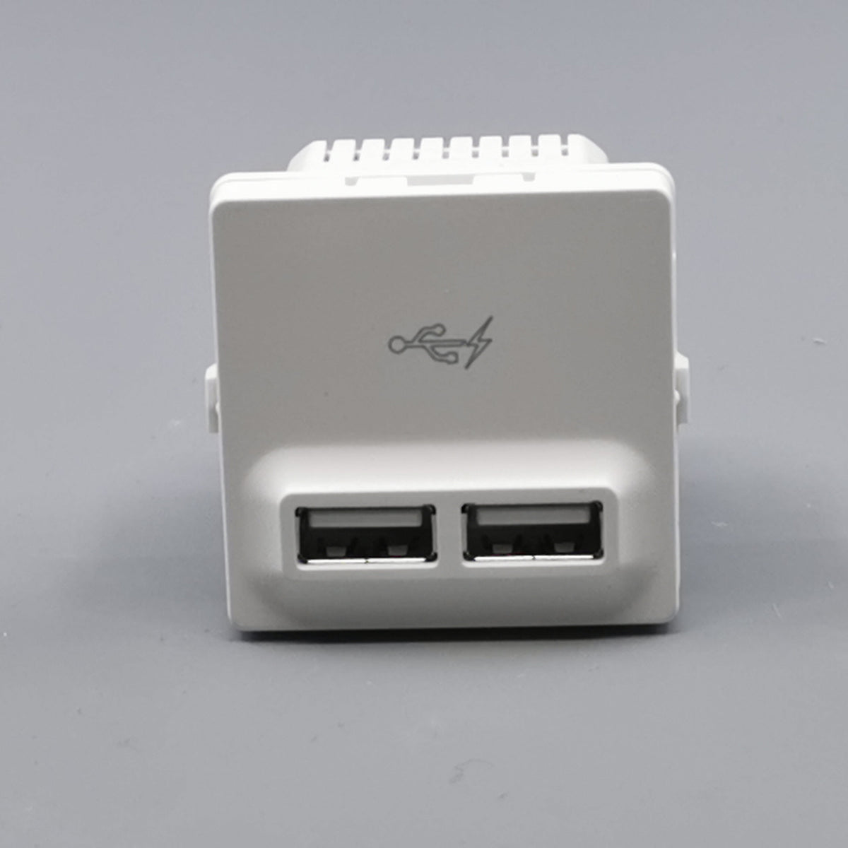 Fuga 2xUSB lader 2,1A 1 modul - hvid