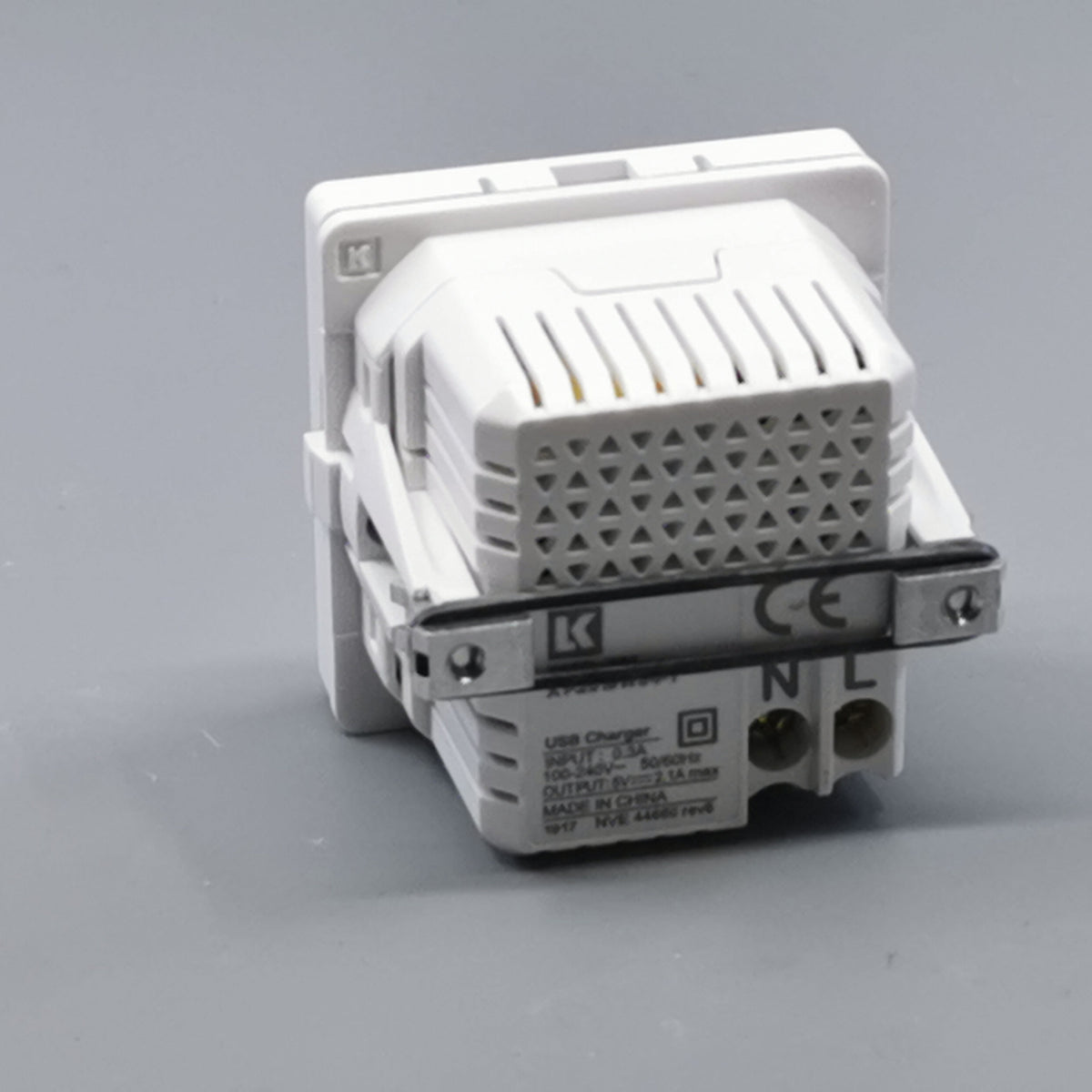 Fuga 2xUSB lader 2,1A 1 modul - hvid (360° frame 12)