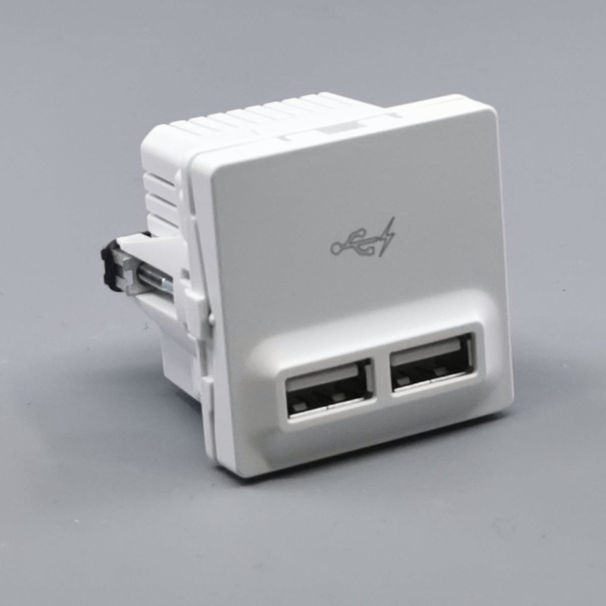 Fuga 2xUSB lader 2,1A 1 modul - hvid (360° frame 23)