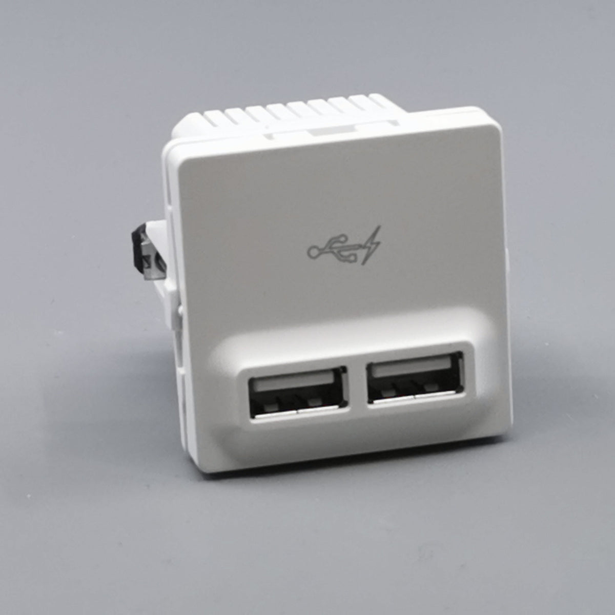 Fuga 2xUSB lader 2,1A 1 modul - hvid (360° frame 24)