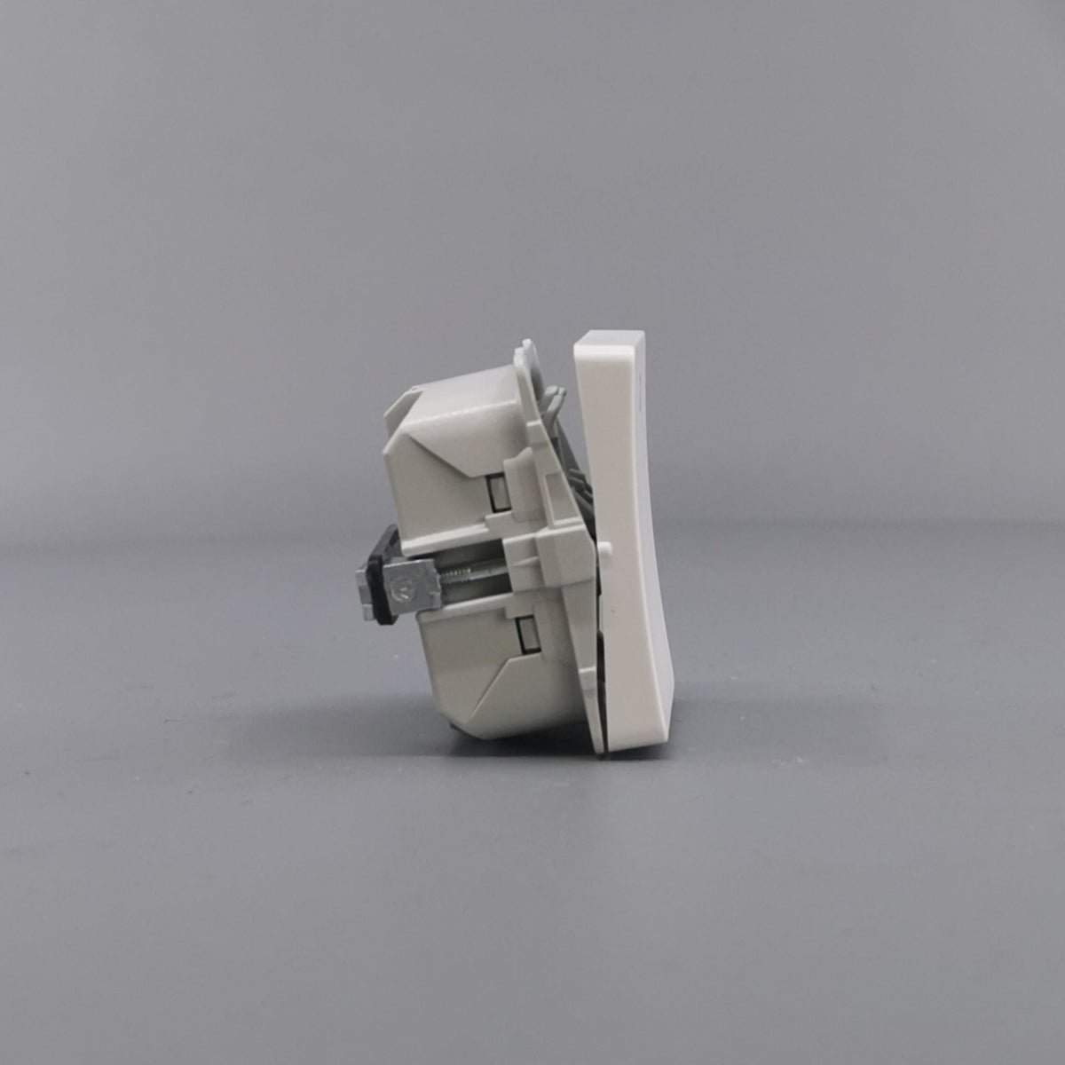 LK Fuga afbryder 2-pol 440V 16A - hvid (360° frame 19)