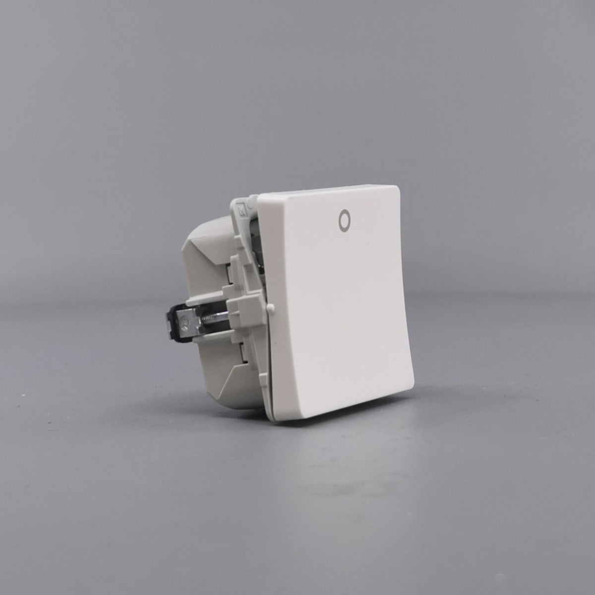 LK Fuga afbryder 2-pol 440V 16A - hvid (360° frame 21)