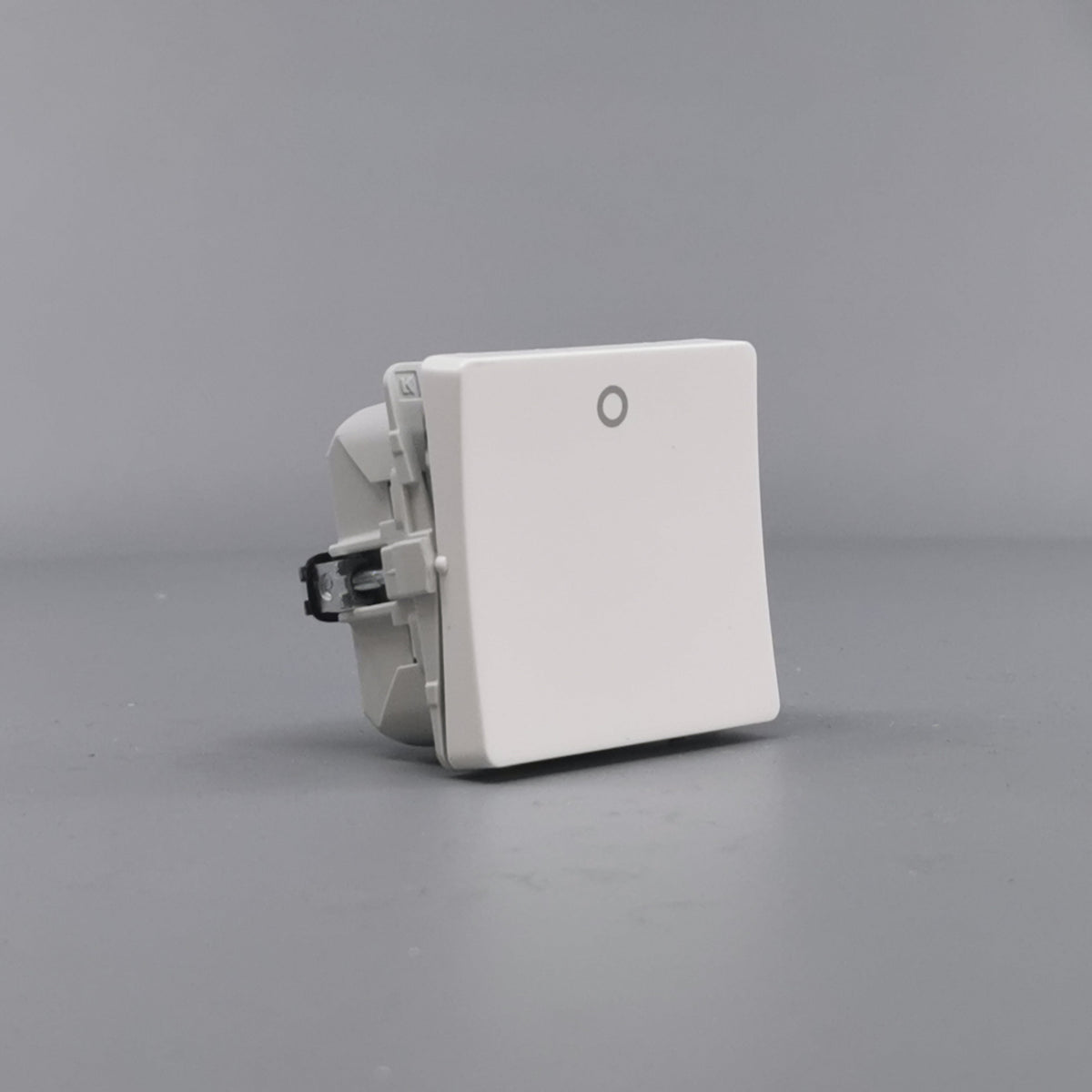 LK Fuga afbryder 2-pol 440V 16A - hvid (360° frame 22)