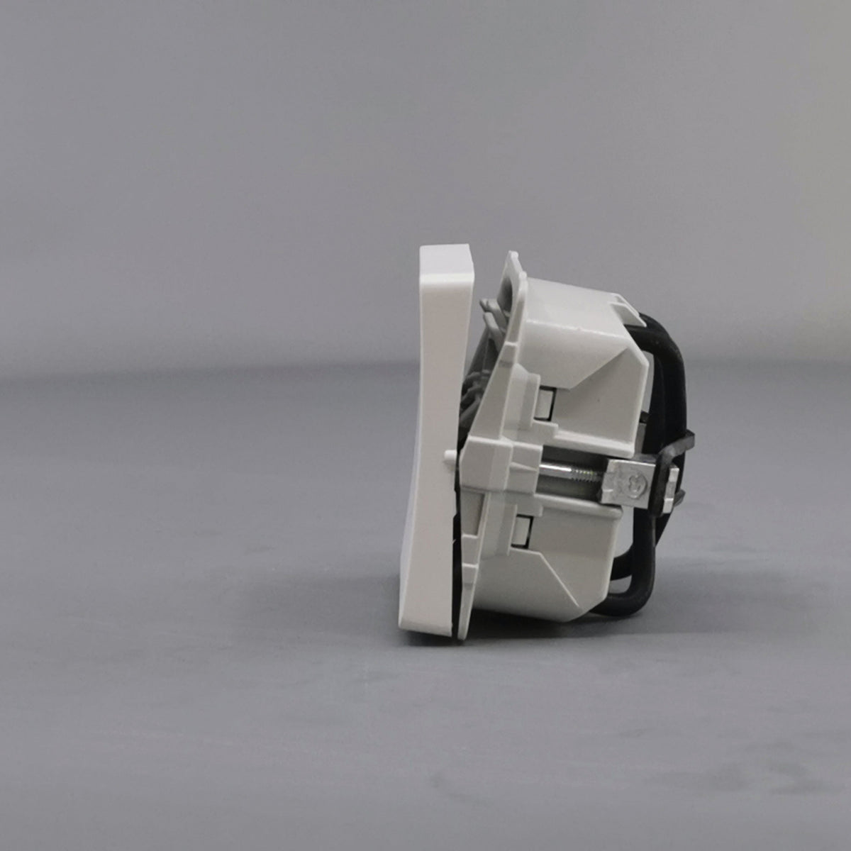 LK Fuga krydsning afbryder 16A - hvid (360° frame 7)