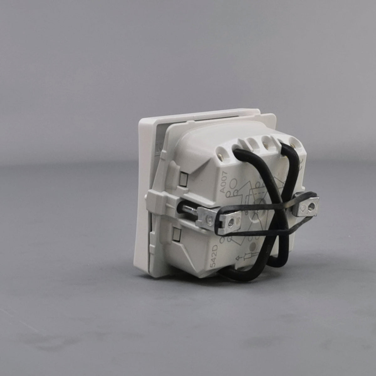 LK Fuga krydsning afbryder 16A - hvid (360° frame 10)