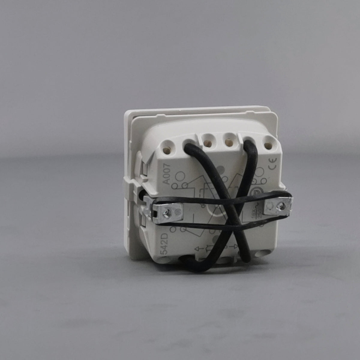 LK Fuga krydsning afbryder 16A - hvid (360° frame 12)