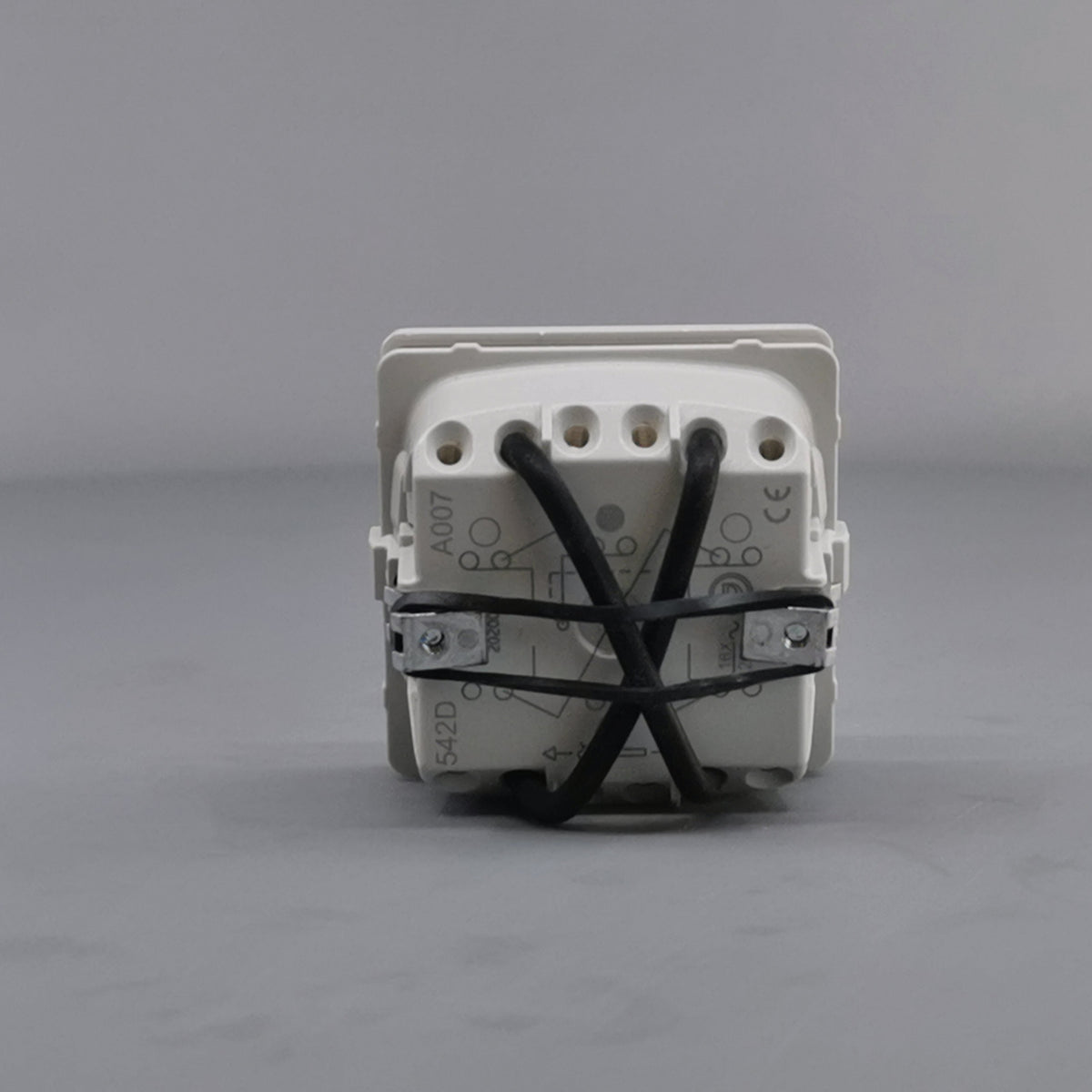 LK Fuga krydsning afbryder 16A - hvid (360° frame 13)