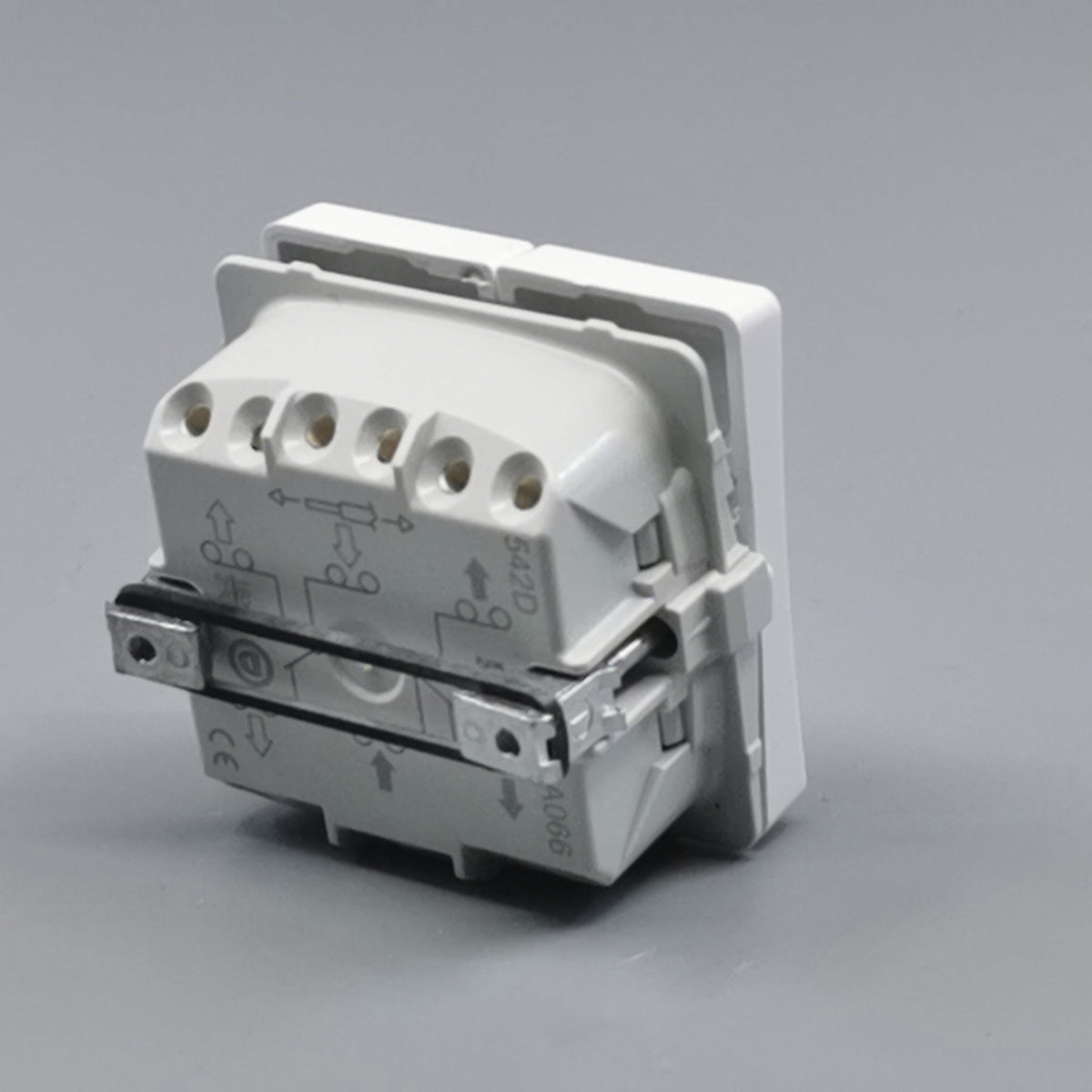 LK Fuga dobbelt korrespondance afbryder 16A - hvid (360° frame 15)