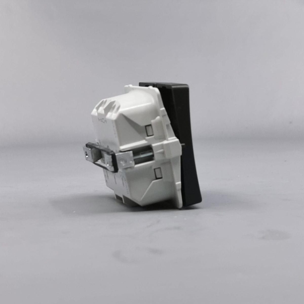 LK FUGA® afbryder krone 16A, koksgrå (360° frame 18)