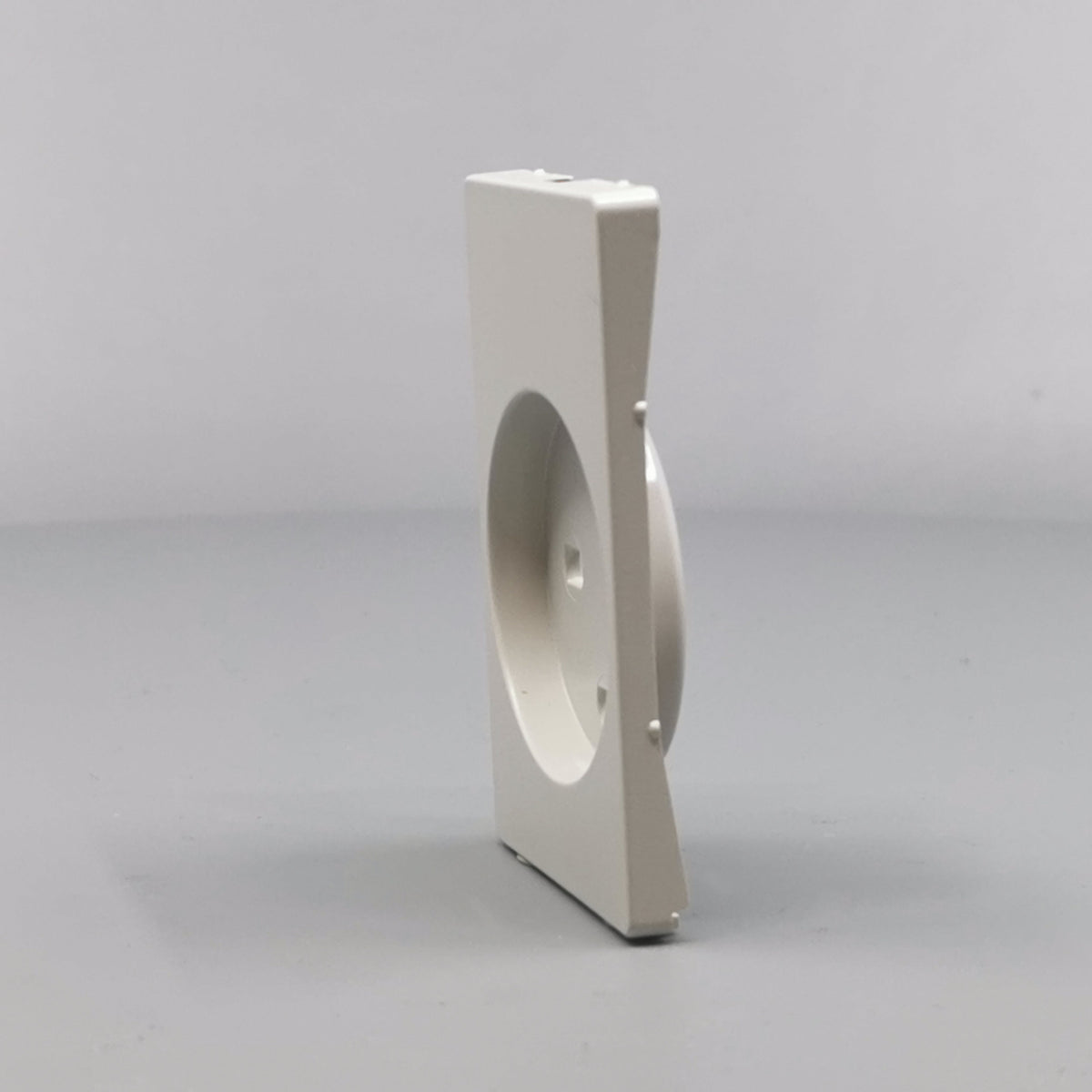 Fuga afdækning til hospital stikkontakt m. jord 1½ modul - lysegrå (360° frame 6)
