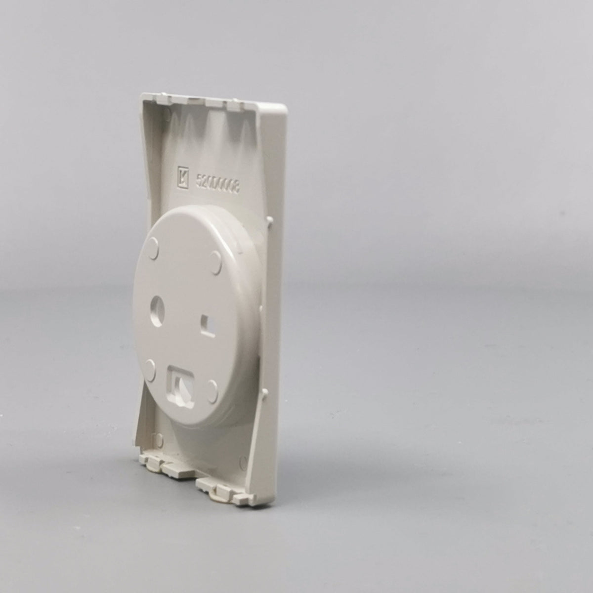 Fuga afdækning til hospital stikkontakt m. jord 1½ modul - lysegrå (360° frame 17)