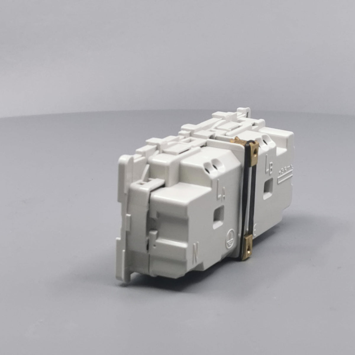 Fuga dobbelt stikkontakt for 2 tændinger 2-polet m (360° frame 9)