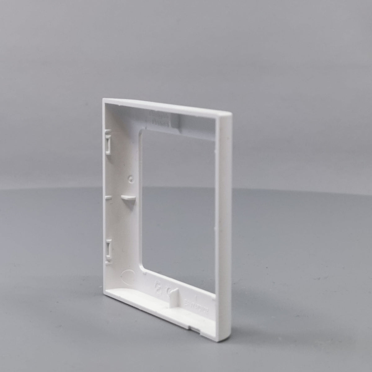 LK Fuga ramme SOFT 63 1m - hvid (360° frame 17)