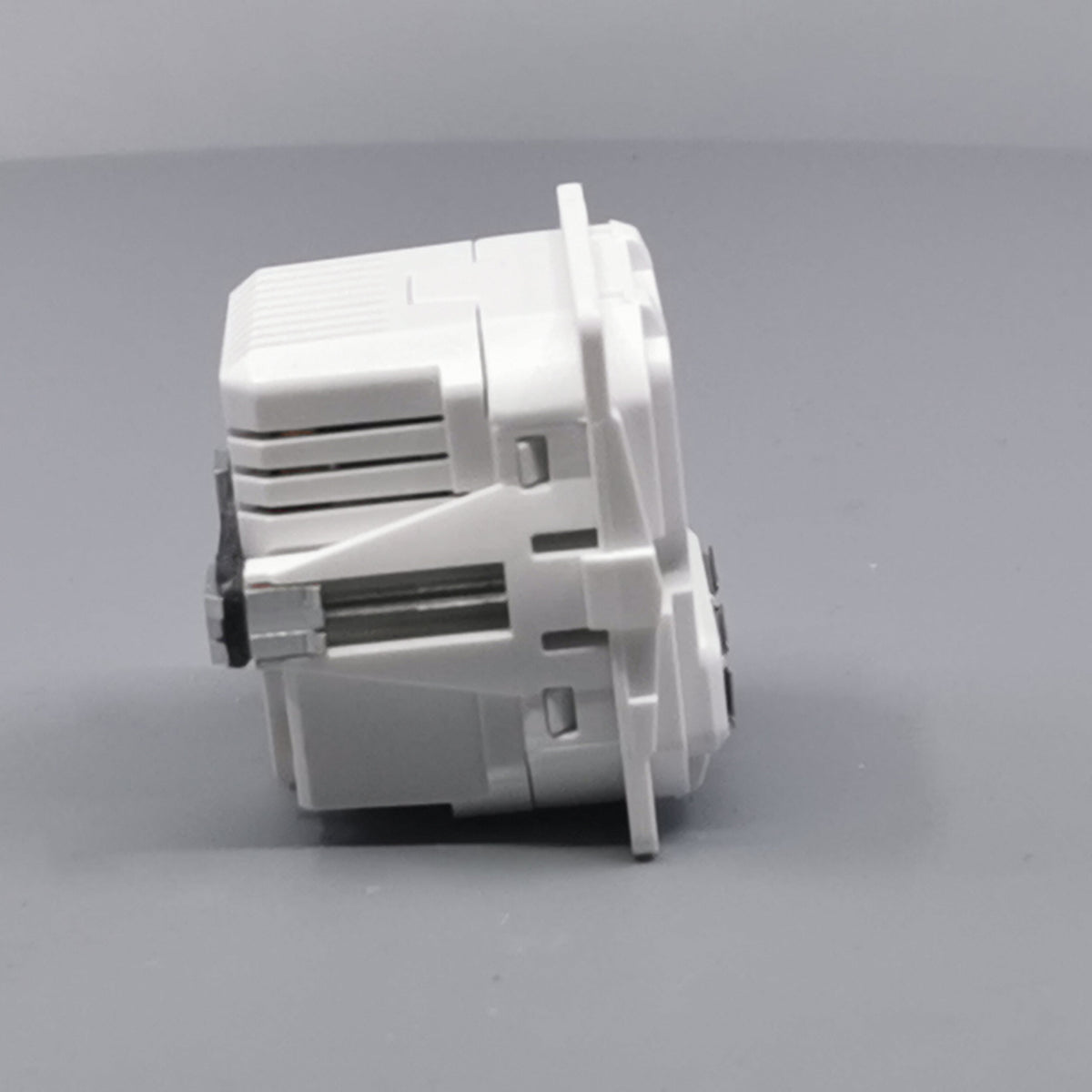 LK Fuga 2xUSB lader 2,1A 1 modul uden afdækning (360° frame 19)