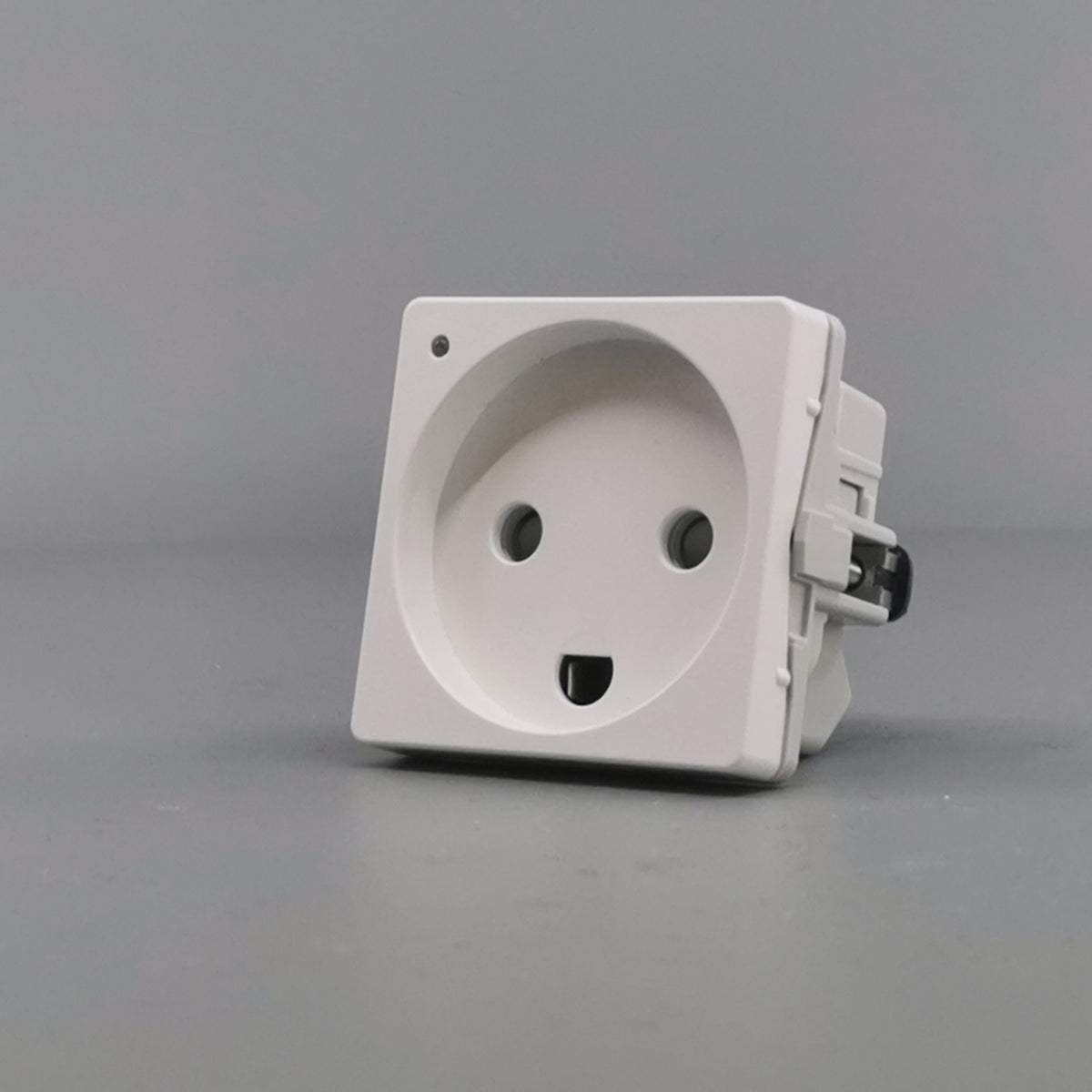 Fuga stikkontakt m. jord og LED lampe 1 modul - hvid (360° frame 3)