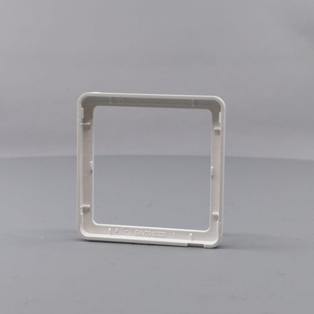 LK Fuga ramme SLIM 55 1m - hvid (360° frame 14)